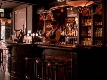 Charlie's Pub