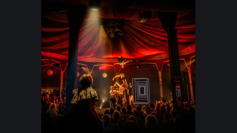 Gravity & Other Myths | Zaantheater