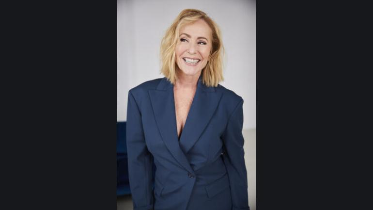 Angela Groothuizen