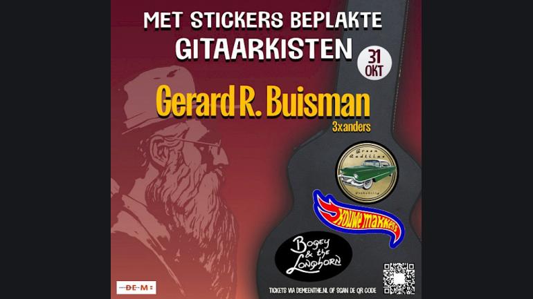 Met stickers beplakte gitaarkisten