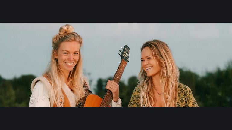 ANOUK & YORA