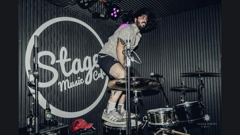 Stage Music Cafe