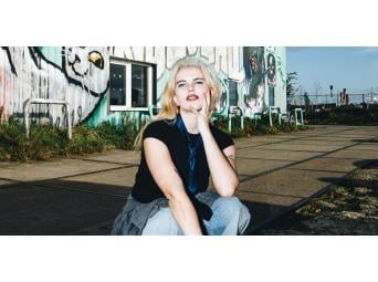 LIVE | EMILY WAREING EN BAND