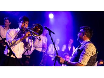 Show | Jazz Café 1 Student association UTmost