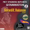 Met stickers beplakte gitaarkisten