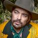 Waylon (R)