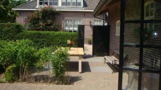 Neder-oudland logies